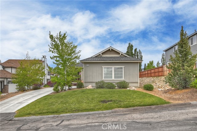 218 Crimson Circle, Big Bear City CA: https://media.crmls.org/medias/760db68c-0931-4598-a821-81a2e1842fca.jpg