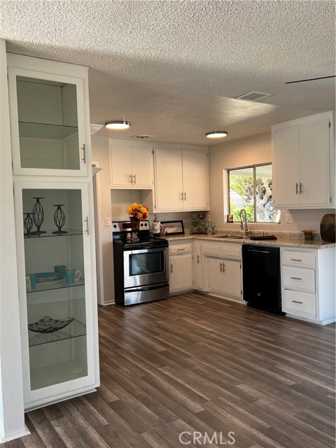160 Susan Lane, Hemet, CA, 92543 160 Susan Lane, Hemet, CA, 92543