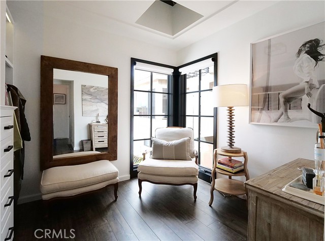 229 Marine Place, Manhattan Beach CA: https://media.crmls.org/medias/760f5c07-0c60-405a-b1ee-5742a56d98eb.jpg