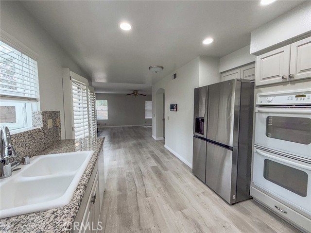 Detail Gallery Image 9 of 55 For 5018 Evanwood Ave, Oak Park,  CA 91377 - 4 Beds | 2/1 Baths