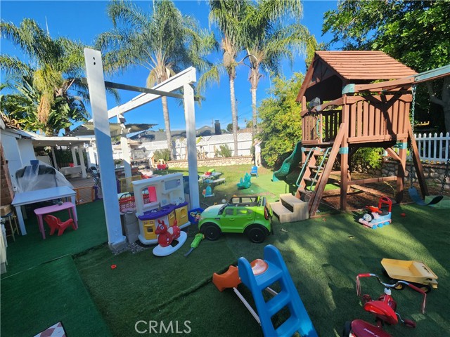 Detail Gallery Image 18 of 31 For 24092 Gemwood Dr, Lake Forest,  CA 92630 - – Beds | – Baths