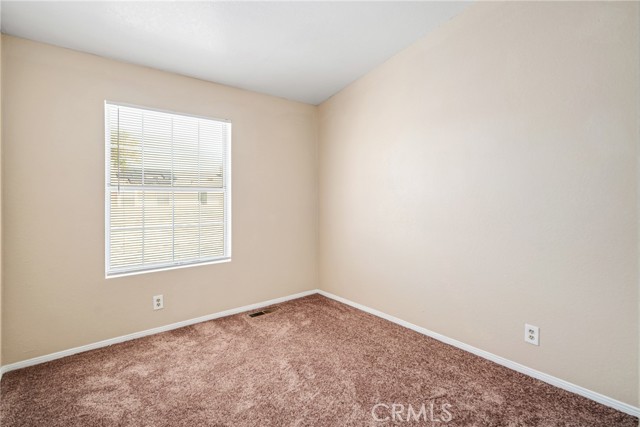 Detail Gallery Image 21 of 27 For 43649 Park Ave, Lancaster,  CA 93534 - 3 Beds | 2/1 Baths