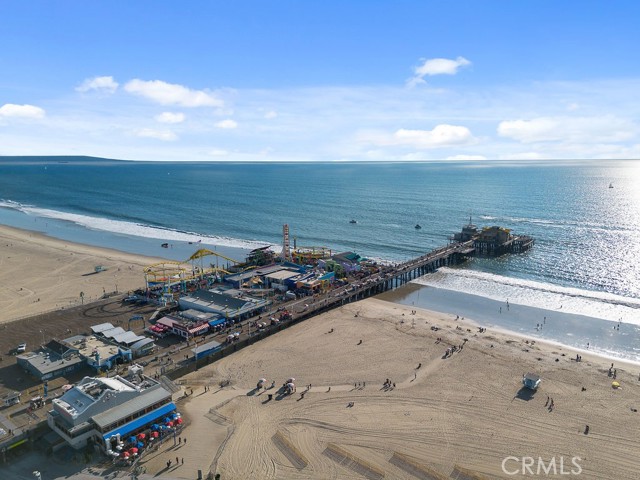 Detail Gallery Image 8 of 42 For 1101 Lincoln Bld 1a,  Santa Monica,  CA 90403 - 2 Beds | 2 Baths