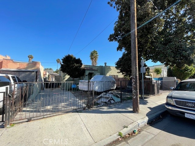 7606 Maie Ave, Los Angeles, CA 90001