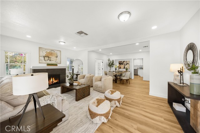 Detail Gallery Image 3 of 35 For 332 Chester Pl, Pomona,  CA 91768 - 4 Beds | 2 Baths