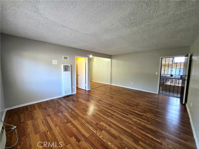 273 Alpine Street, Upland CA: https://media.crmls.org/medias/761131a9-6edf-4d56-9474-a951d5bebf1a.jpg