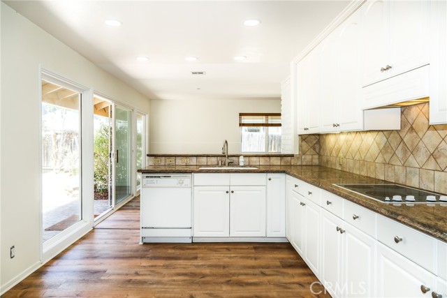 Detail Gallery Image 9 of 38 For 1507 Cumberland Ln, Newport Beach,  CA 92660 - 3 Beds | 2 Baths