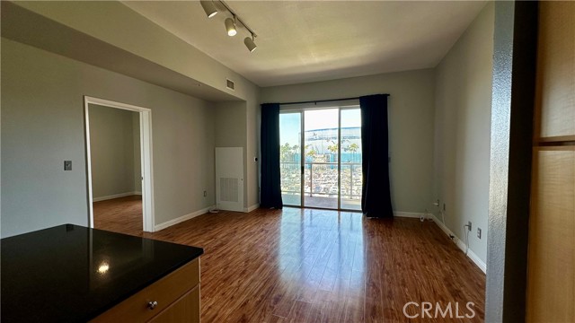 388 E Ocean Boulevard, Long Beach CA: https://media.crmls.org/medias/7612f99f-e019-4491-87dd-56082e3275f6.jpg