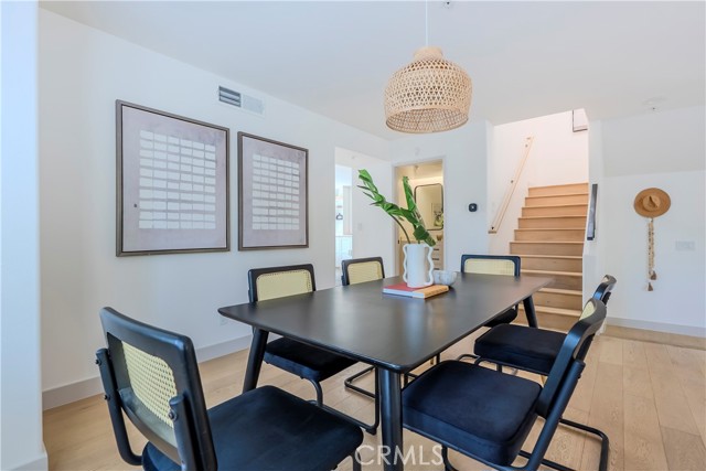 Detail Gallery Image 6 of 41 For 6913 Hannum, Culver City,  CA 90230 - 3 Beds | 3 Baths