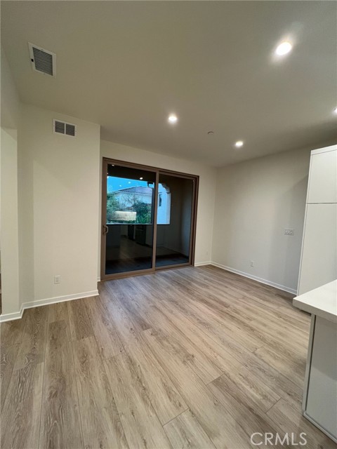 Detail Gallery Image 10 of 27 For 120 Trailing Comet, Irvine,  CA 92618 - 2 Beds | 2/1 Baths