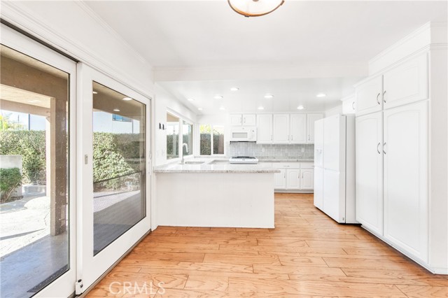 Detail Gallery Image 12 of 67 For 16293 Wayfarer Ln, Huntington Beach,  CA 92649 - 5 Beds | 3/1 Baths