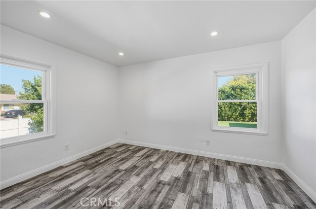 Detail Gallery Image 12 of 29 For 6658 Kosturas Pl, Winnetka,  CA 91306 - 3 Beds | 2 Baths