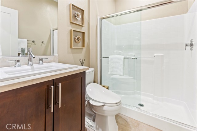 31 Soho, Irvine CA: https://media.crmls.org/medias/76152c77-4cdc-458a-ae6a-a201cf906790.jpg