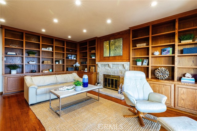 1323 Silvius Avenue, San Pedro CA: https://media.crmls.org/medias/7615ebba-86fb-4db9-bdcd-12541215e737.jpg