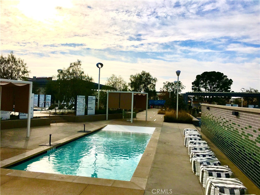 https://media.crmls.org/medias/7616003f-6a65-4603-b61b-84e6817a82b4.jpg?preset=X-Large