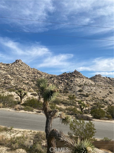 Detail Gallery Image 19 of 22 For 6161 Mirlo Rd, Yucca Valley,  CA 92284 - 2 Beds | 2 Baths