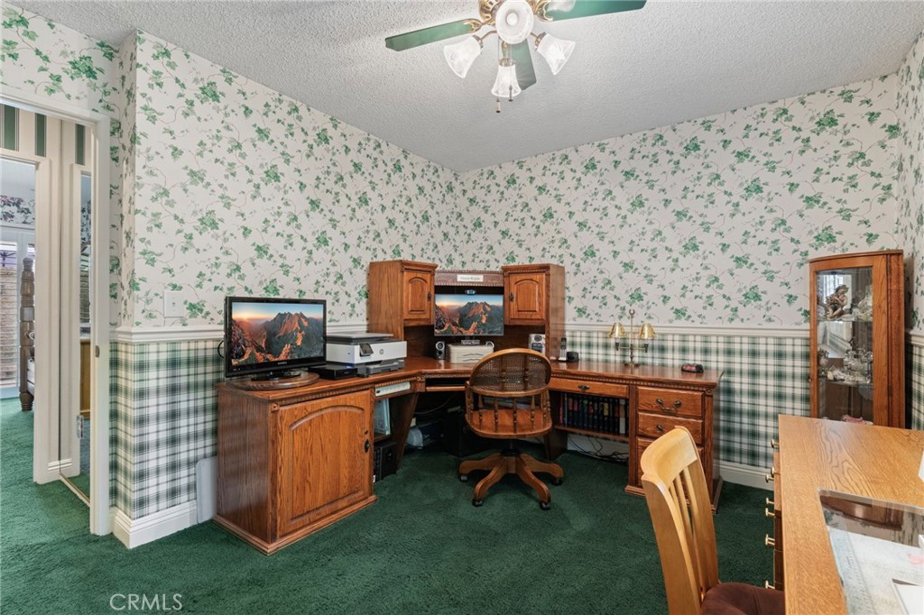 https://media.crmls.org/medias/7616f676-455d-4ad4-a4f8-ba0c763d6e8b.jpg?preset=X-Large