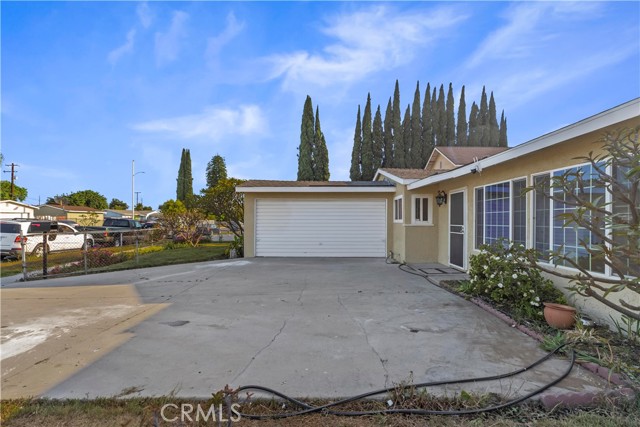 369 Lang Avenue, La Puente CA: https://media.crmls.org/medias/76179382-aad7-49e7-85b3-8ee0b7a16e21.jpg