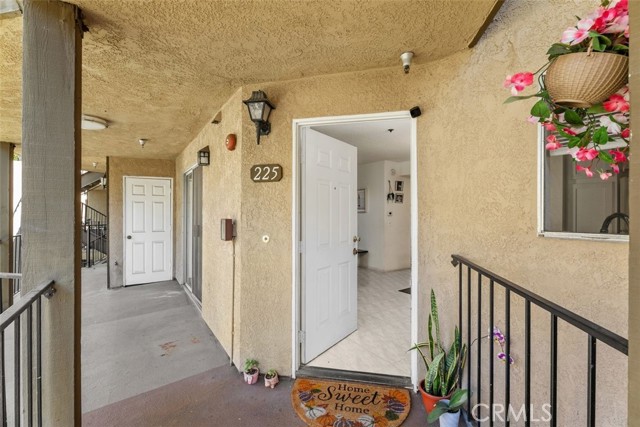 Detail Gallery Image 9 of 41 For 4201 W 5th St #225,  Santa Ana,  CA 92703 - 2 Beds | 1 Baths