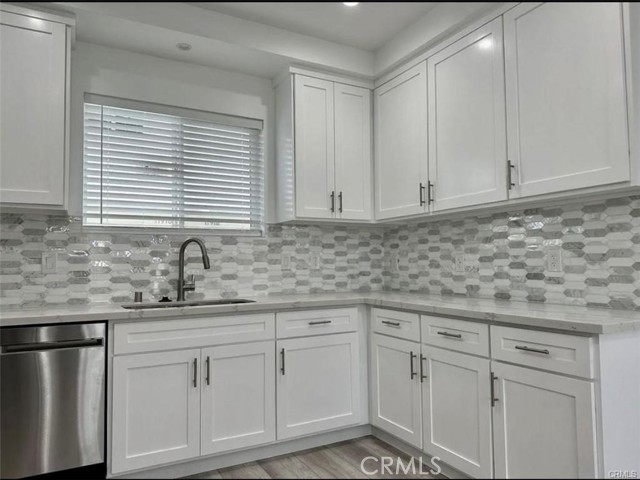 Detail Gallery Image 22 of 23 For 11918 Dehougne #2,  North Hollywood,  CA 91605 - 4 Beds | 3 Baths