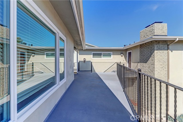 Detail Gallery Image 3 of 12 For 312 Avenida Del Mar #C,  San Clemente,  CA 92672 - 1 Beds | 1 Baths