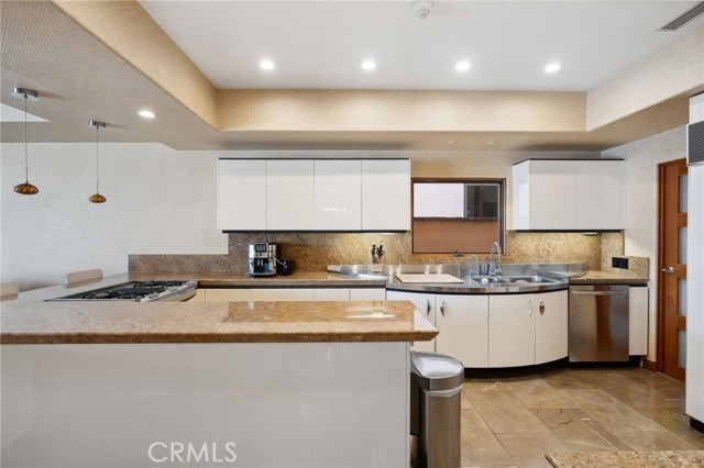 2278 Channel Rd Road, Newport Beach CA: https://media.crmls.org/medias/76188010-8c11-4886-ac41-a414cf1e37bd.jpg