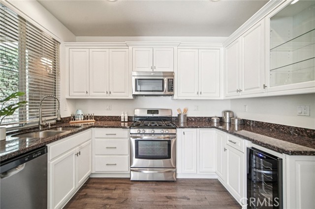 Detail Gallery Image 14 of 33 For 3406 E. Lochleven Ln. #B,  Orange,  CA 92869 - 3 Beds | 2/1 Baths