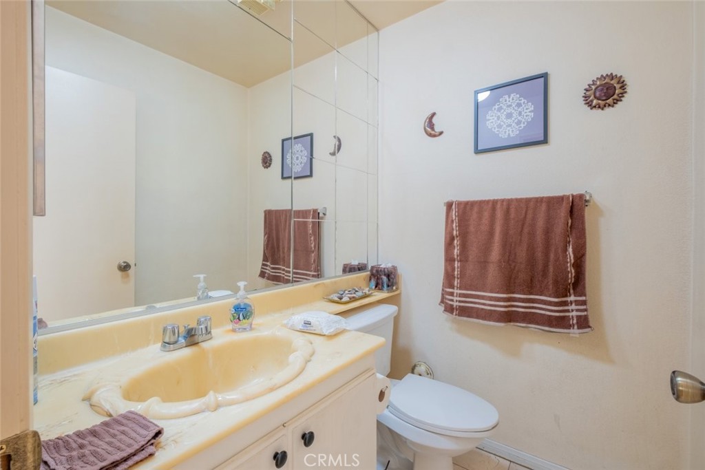 https://media.crmls.org/medias/761893e4-b71a-49c2-95bb-72d5250f87fb.jpg?preset=X-Large