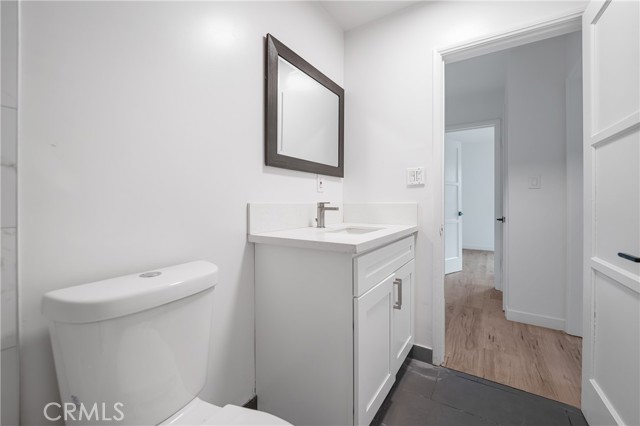 3301 Obama Boulevard, Los Angeles CA: https://media.crmls.org/medias/7618a3e3-7e7d-4509-9037-6eceaf318e43.jpg