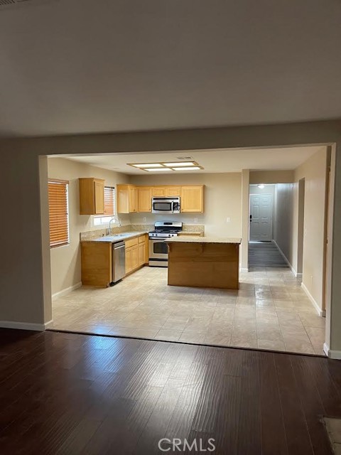 Detail Gallery Image 8 of 11 For 13152 Mesa View, Victorville,  CA 92392 - 3 Beds | 2 Baths