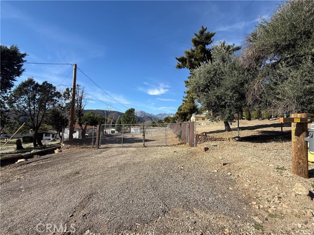 Detail Gallery Image 3 of 3 For 750 Woodlawn, San Bernardino,  CA 92407 - 3 Beds | 3/1 Baths