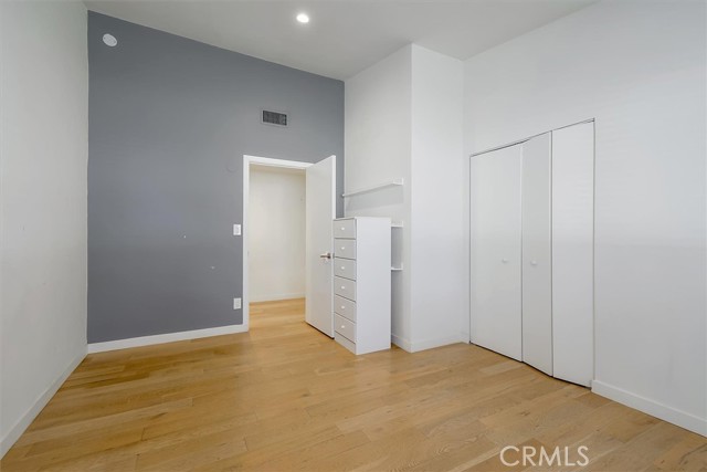 Detail Gallery Image 41 of 66 For 24216 Calvert St, Woodland Hills,  CA 91367 - 5 Beds | 3/1 Baths