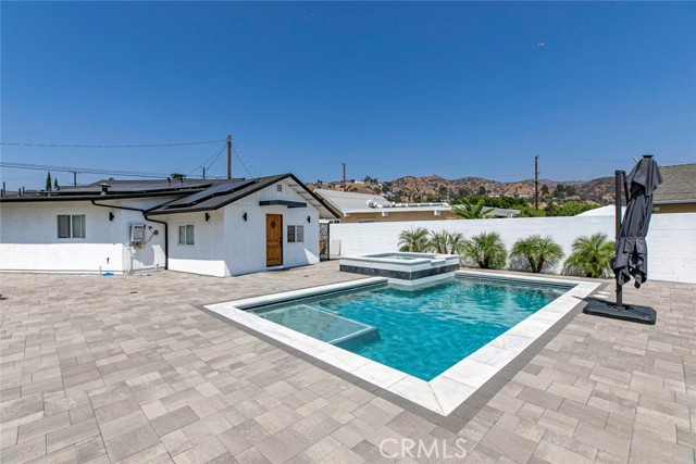 10265 Strathern Street, Sun Valley CA: https://media.crmls.org/medias/761c2bfb-db33-4dd5-84ae-38191b33b043.jpg
