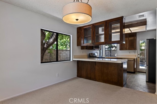 Detail Gallery Image 9 of 31 For 23943 via Rosa Linda, Valencia,  CA 91355 - 3 Beds | 2 Baths