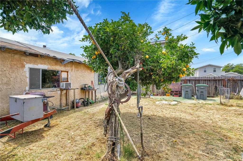 https://media.crmls.org/medias/761ce261-05a5-44f9-9162-531c33ccc90e.jpg?preset=X-Large