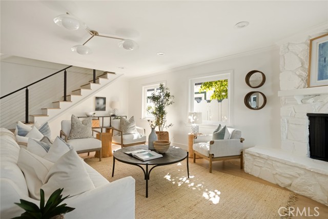 1585 Miramar Drive, Newport Beach CA: https://media.crmls.org/medias/761d8b45-a114-41dc-9ef8-78758bd405c2.jpg