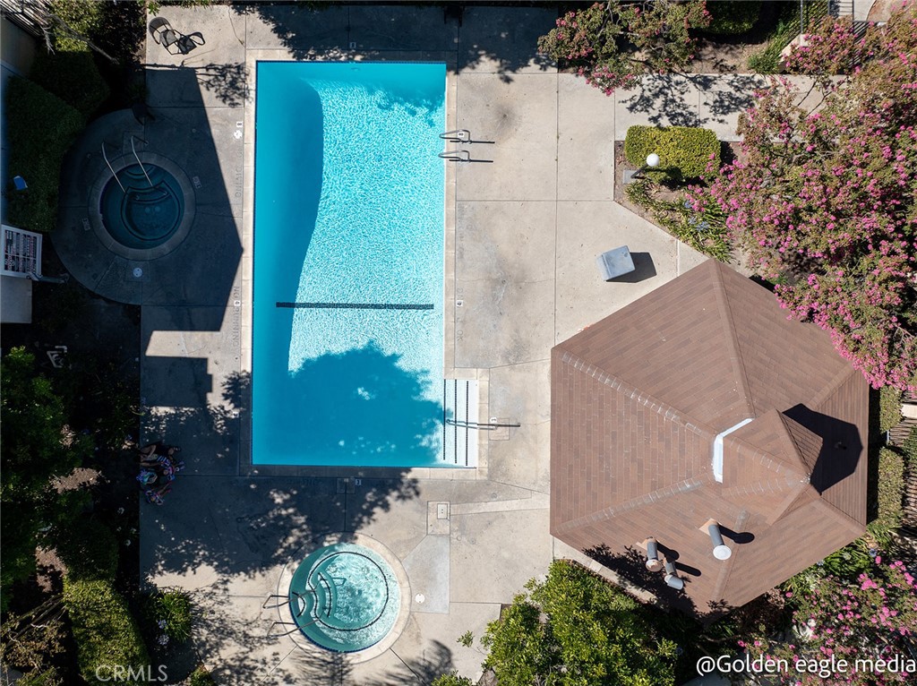 https://media.crmls.org/medias/761e7b8f-392c-4a7a-9608-3bd0d07acc84.jpg?preset=X-Large