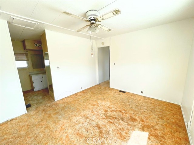 999 S Santa Fe Avenue, San Jacinto CA: https://media.crmls.org/medias/761f223e-f2af-42d4-a76d-311e772eb703.jpg