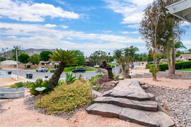 3202 Half Circle Road, Norco CA: https://media.crmls.org/medias/761fa80b-0e62-4f49-9449-87168d6e3ffb.jpg