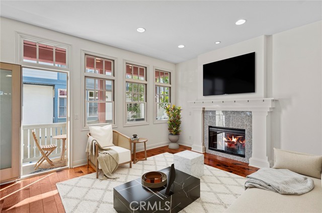 Detail Gallery Image 14 of 26 For 2676 Bungalow Pl, Corona Del Mar,  CA 92625 - 3 Beds | 2/1 Baths