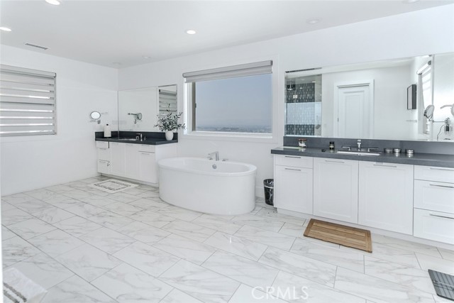 Detail Gallery Image 54 of 69 For 20300 W Windsor Ln, Northridge,  CA 91326 - 5 Beds | 6 Baths