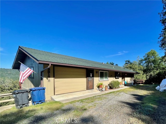 43178 Country Club Drive, Oakhurst CA: https://media.crmls.org/medias/76210237-86e5-4fda-a3af-50054b03bbbf.jpg