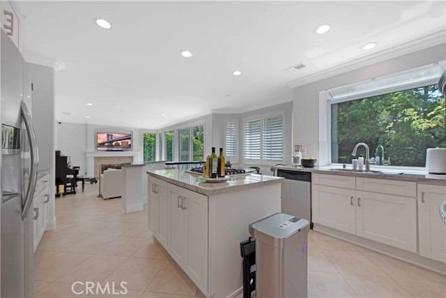 3514 Three Springs Drive, Westlake Village CA: https://media.crmls.org/medias/76218751-ad1e-4bcb-8196-5dbe9b4a150b.jpg