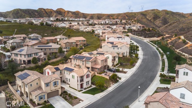 29048 N West Hills Drive, Valencia CA: https://media.crmls.org/medias/7621ab49-8b1b-4a65-abe3-da342d9386ef.jpg