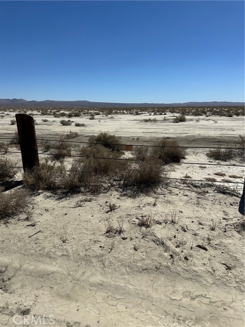 21601 St George Avenue, Adelanto CA: https://media.crmls.org/medias/7623110f-310c-4260-84c7-8fbea92bb603.jpg