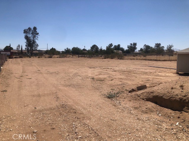 15447 Willow Street, Hesperia CA: https://media.crmls.org/medias/762447b1-6f17-4046-a987-c742af7eae5d.jpg