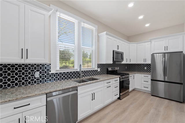 Detail Gallery Image 17 of 28 For 1902 E Citrus Ave, Redlands,  CA 92374 - 4 Beds | 1/1 Baths