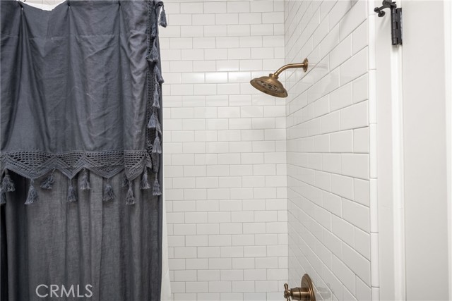 661 Grand Avenue, Long Beach CA: https://media.crmls.org/medias/7624d975-74fa-46b5-94ce-277e53221011.jpg