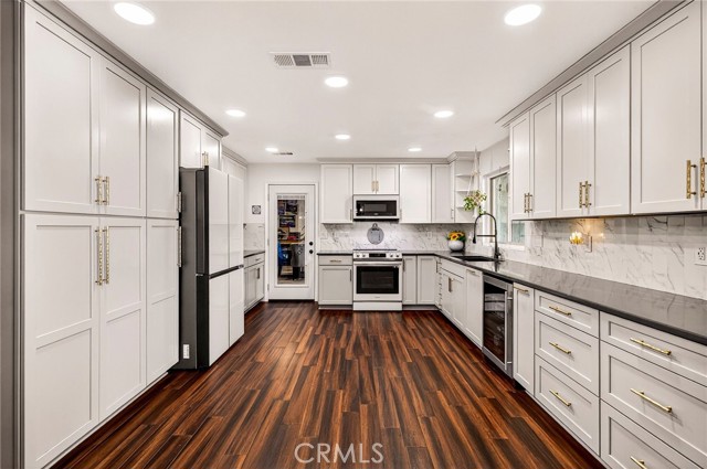 Detail Gallery Image 6 of 57 For 6856 County Road 19, Orland,  CA 95963 - 4 Beds | 2 Baths