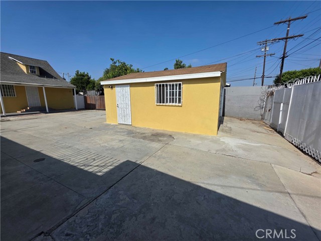 123 E Gage Avenue, Los Angeles CA: https://media.crmls.org/medias/76252933-a656-47ec-81e9-f0da6689b732.jpg
